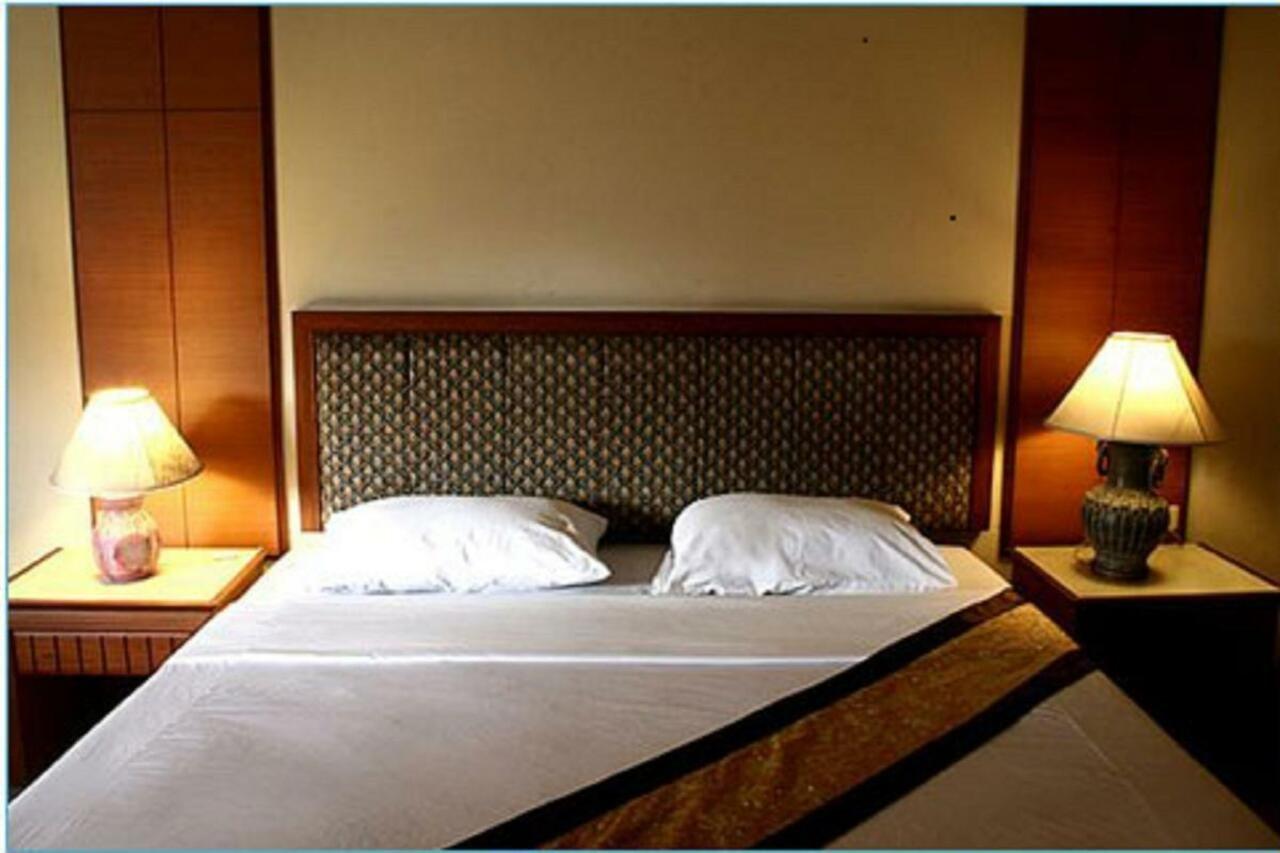 King Royal Garden Inn Bangkok Buitenkant foto
