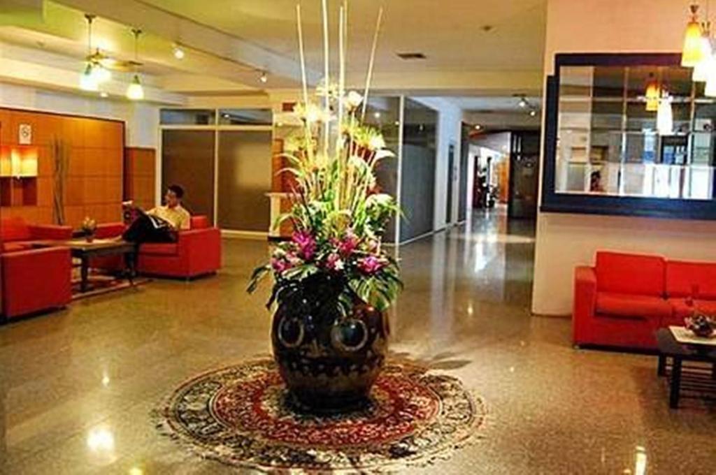 King Royal Garden Inn Bangkok Buitenkant foto